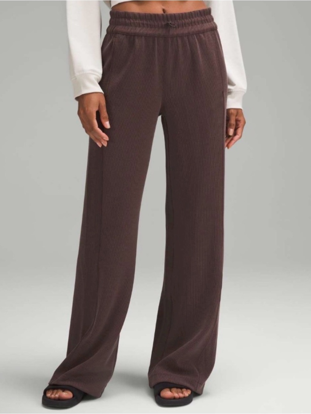 GUC Lululemon Ribbed Softstreme High-Rise Pant *Short. Color Espresso. Size 6